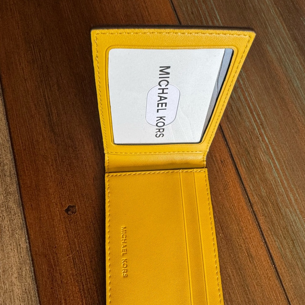 Michael Kors Bright Gold Card Holder - Picture 2 of 3